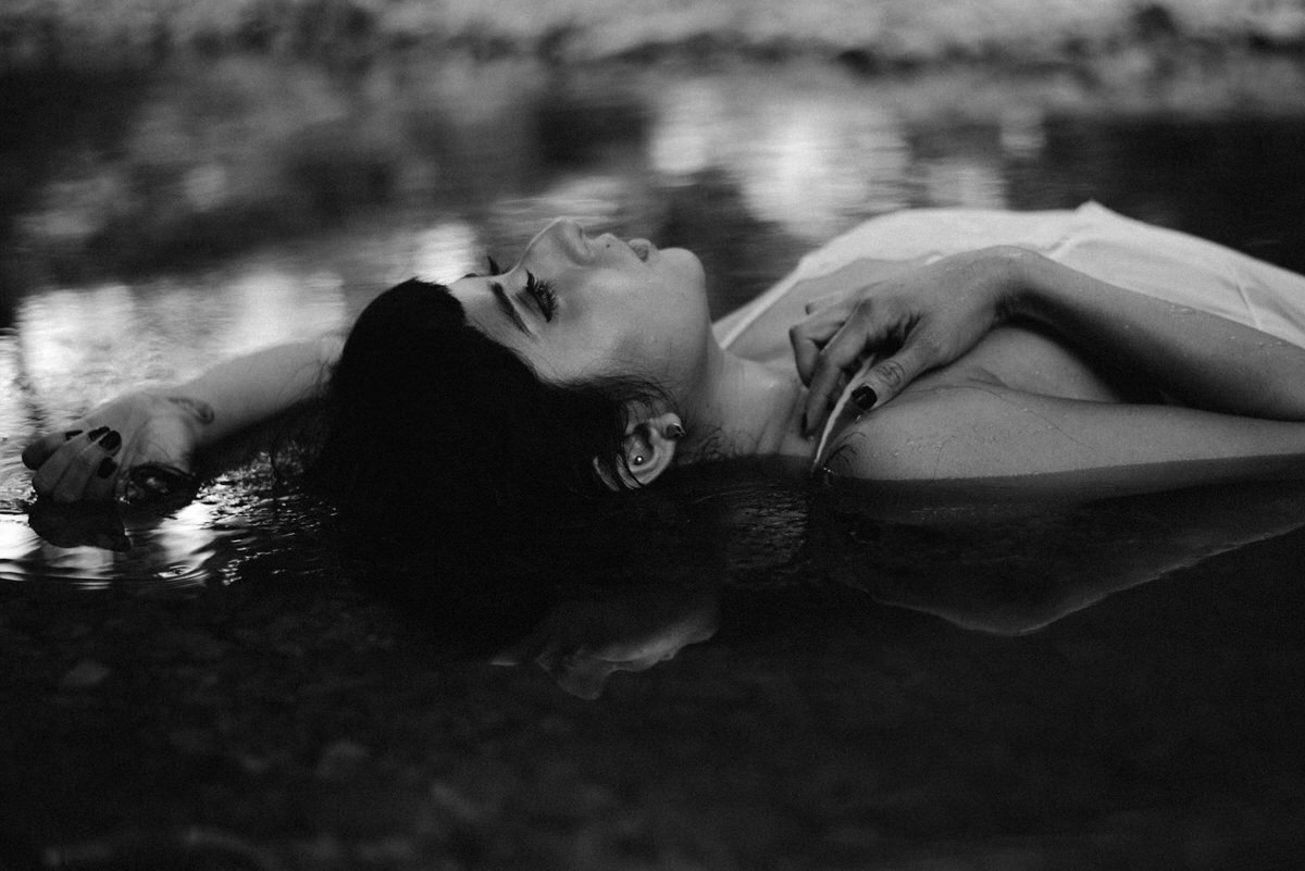 Black and white in water portrait ideas